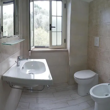 Zwei-zimmer-penthouse-wohnung Mit Terrasse Mit Meerblick Peschici