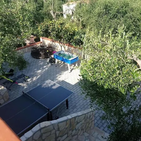 Zwei-zimmer-penthouse-wohnung Mit Terrasse Mit Meerblick * Peschici