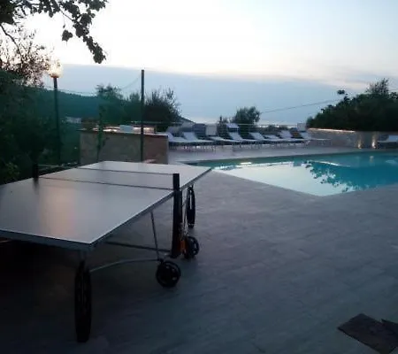 Apartment Zwei-zimmer-penthouse-wohnung Mit Terrasse Mit Meerblick