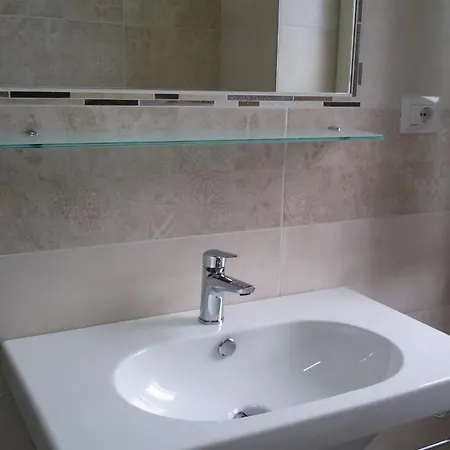 Apartment Zwei-zimmer-penthouse-wohnung Mit Terrasse Mit Meerblick Peschici